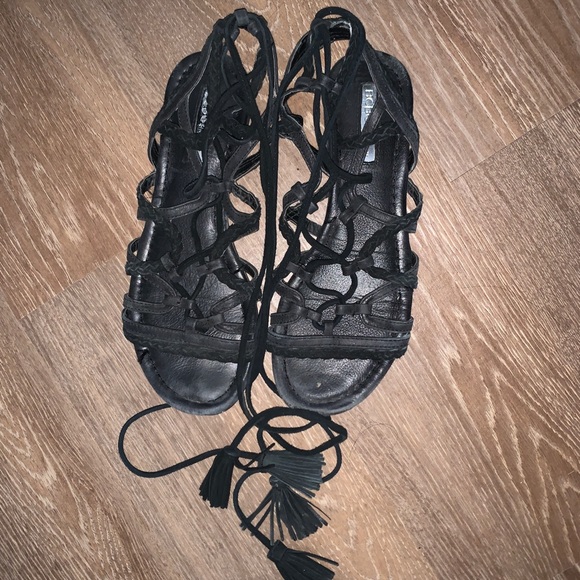 BCBGeneration Finlyn Black Lace Sandal - Picture 4 of 6